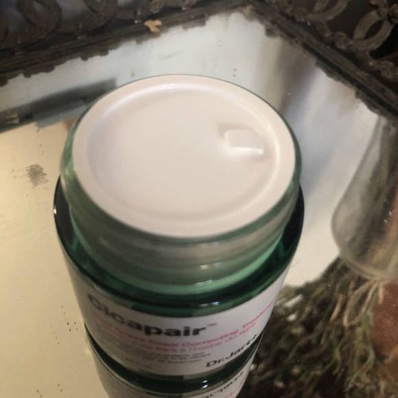 SOLD Dr. Jart Cicapair Tiger Grass Color Correct - Picture 2 of 3